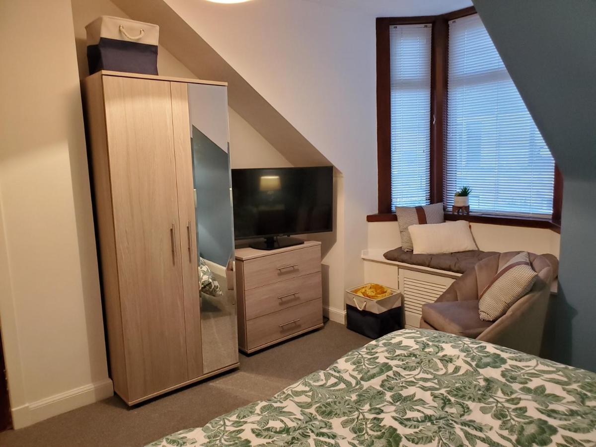 Carvetii - Mayhaven House - Tranquil Cul-De-Sac - 2 Bedrooms, Sleeps 4 Guests Dunfermline Eksteriør billede