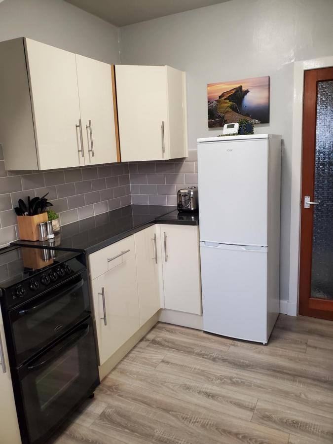 Carvetii - Mayhaven House - Tranquil Cul-De-Sac - 2 Bedrooms, Sleeps 4 Guests Dunfermline Eksteriør billede