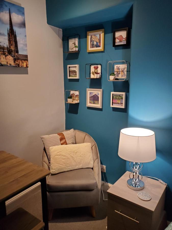 Carvetii - Mayhaven House - Tranquil Cul-De-Sac - 2 Bedrooms, Sleeps 4 Guests Dunfermline Eksteriør billede